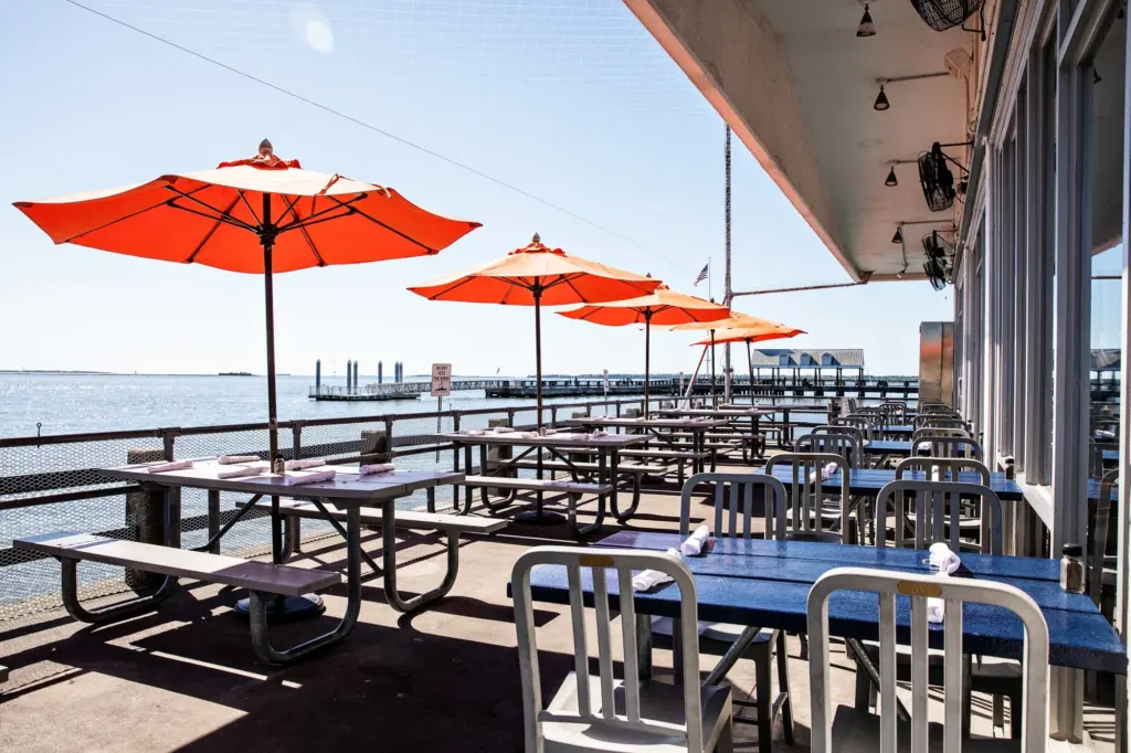 fleet landing waterfront restaurants charleston sc