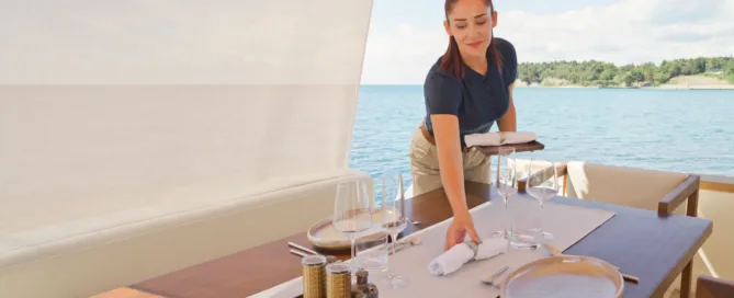 catering options and how to choose boat experiences in charleston