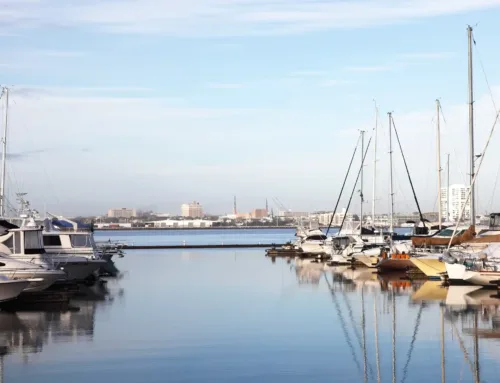 Captained vs. Bareboat Charter in Charleston: Which Is Right for You?