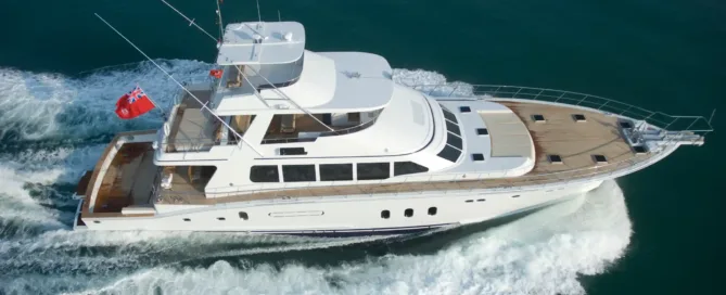 Blue Life Charters | Sailing Yacht vs. Motor Yacht Charter in Charleston: Which Should You Book?